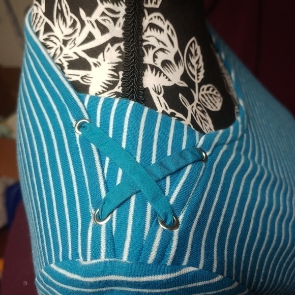 Croft and Barrow Striped Top - Picture 4 of 5